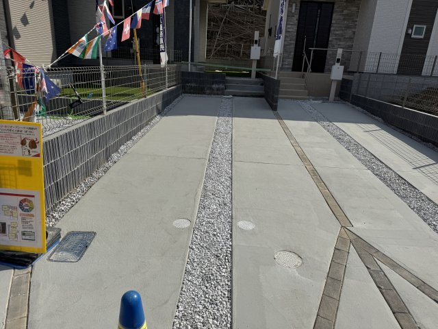 松戸市栗山新築戸建（矢切32期）の駐車場|2号棟駐車スペース・縦列2台駐車可