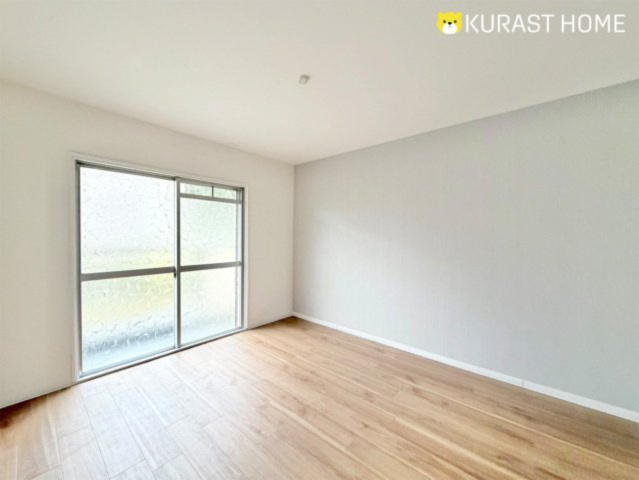 南円明寺ヶ丘団地16棟　1階の洋室