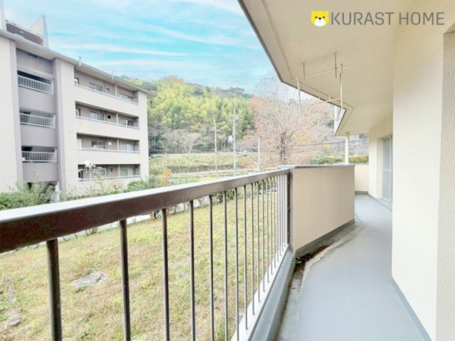 南円明寺ヶ丘団地16棟　1階のバルコニー