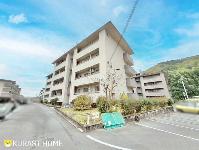 南円明寺ヶ丘団地16棟　1階の外観