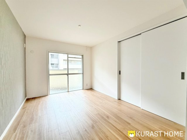 南円明寺ヶ丘団地16棟　1階の居間・リビング