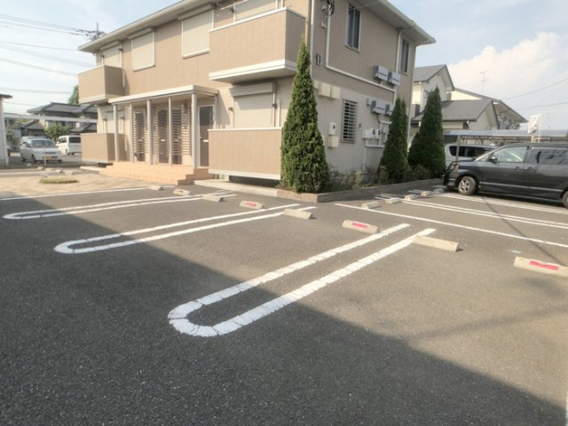 ルモンドＢの駐車場