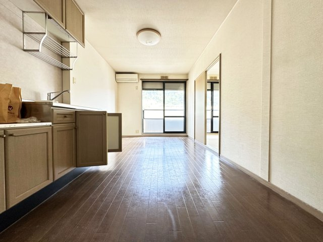 カーサ150　B棟の居間・リビング