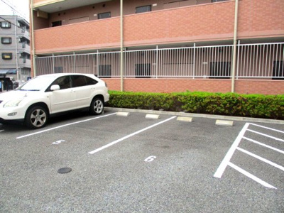【駐車場】 | アイズグランデ | 駐車場です