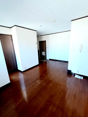 【居間・リビング】 | リバティーガーデン | 居間です