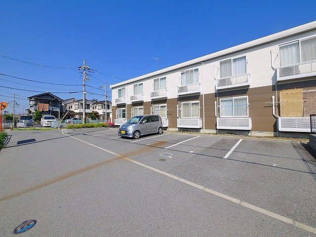 レオパレスオアシスの駐車場|駐車場完備です