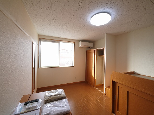 レオパレスオアシスの洋室|広々とした洋室です