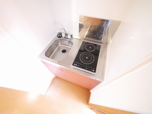 レオパレスオアシスのキッチン|お料理しやすいキッチンです