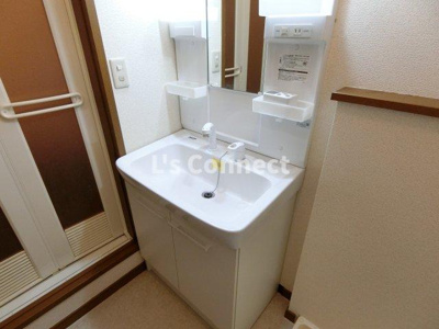 【洗面所】 | シャトゥＫ・ＴⅢ | 朝の支度もスムーズな独立洗面台。