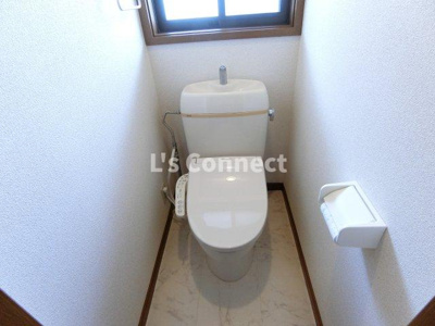 【トイレ】 | シャトゥＫ・ＴⅢ | トイレにも窓があります。