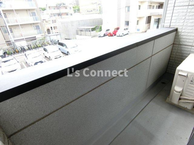 【バルコニー】 | シャトゥＫ・ＴⅢ | 晴れた日には洗濯物もたくさん干せます。