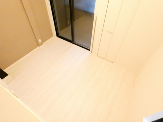 【洋室】 | Southern Gate