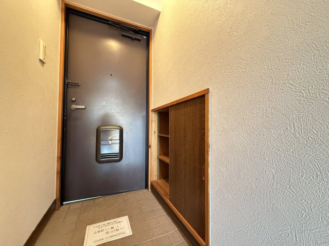 コーポ向日葵の玄関