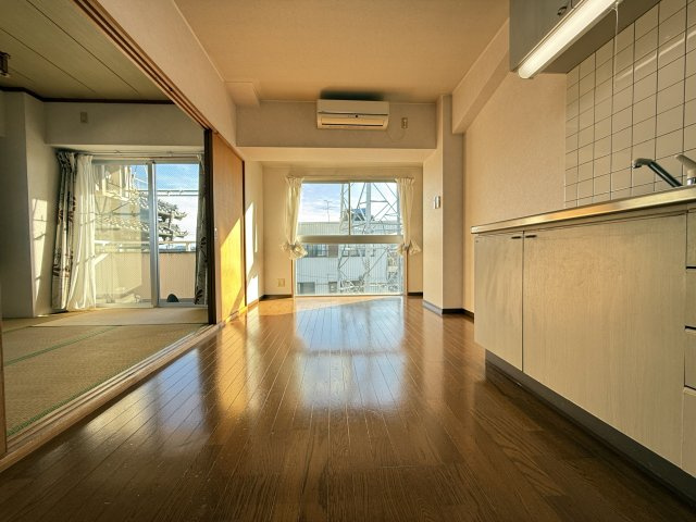 コーポ向日葵の居間・リビング