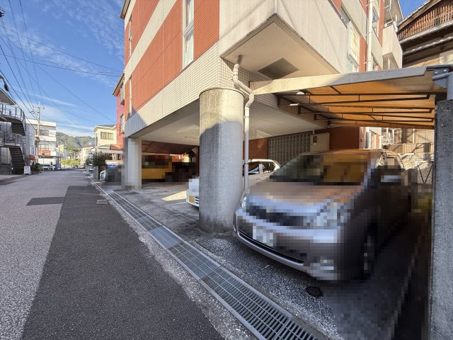 コーポ向日葵の駐車場