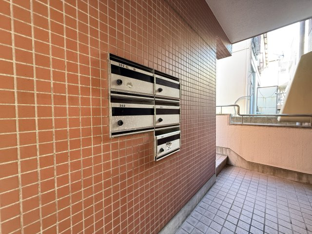 コーポ向日葵のエントランス