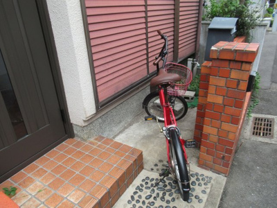 【エントランス】 | 中小阪3丁目貸家 | ポーチ
