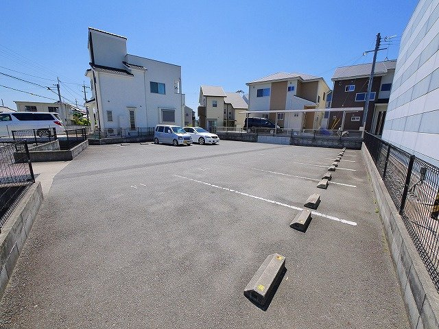 レオパレスＫ＆Ｍの駐車場
