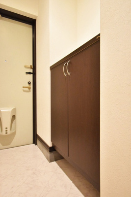 【玄関】 | カンファート三潴