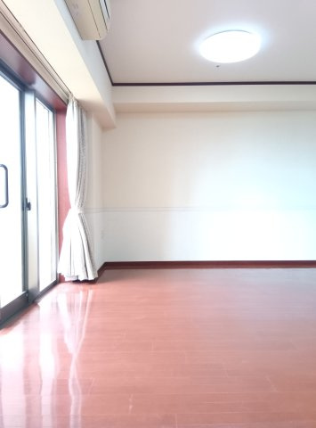 ザ・レジデンス芦屋スイート　マリーナ・テラス棟の居間・リビング