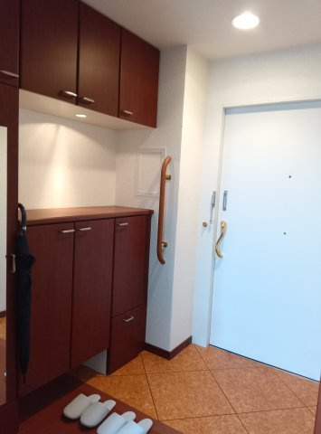 ザ・レジデンス芦屋スイート　マリーナ・テラス棟の玄関