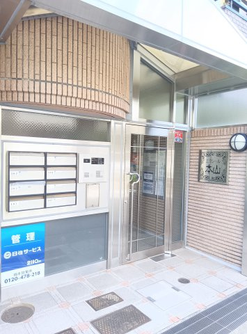 エクシール本山のエントランス|毎日通るエントランスはこのようになっています