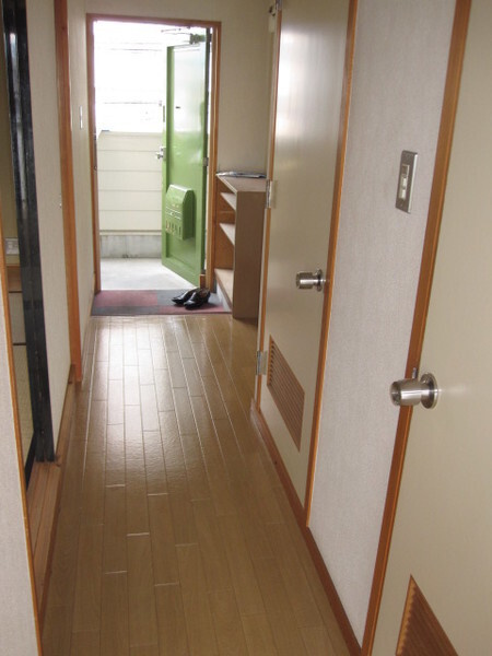 コーポ丑之助の玄関