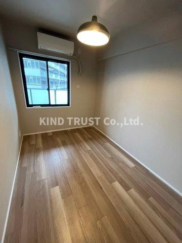 プラネスーペリア梅田北ブライトコンフォートの居間・リビング|ゆったりとしたリビングです