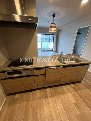 プラネスーペリア梅田北ブライトコンフォートのキッチン|コンパクトなキッチンで掃除もラクラク