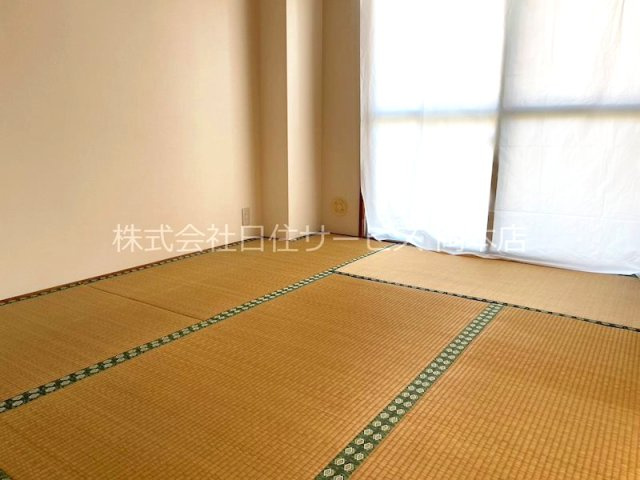ラヴィアンヌ深江の和室|約6帖の和室です。