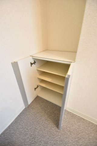 大阪市都島区中野町１丁目の賃貸マンションの玄関