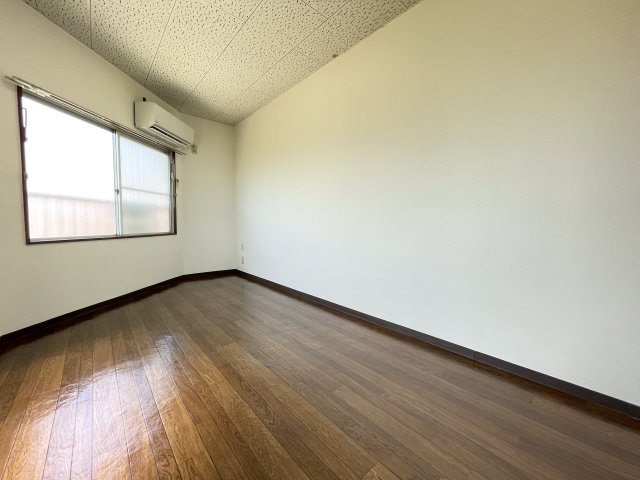 西宮市鳴尾町２丁目の賃貸マンションの洋室