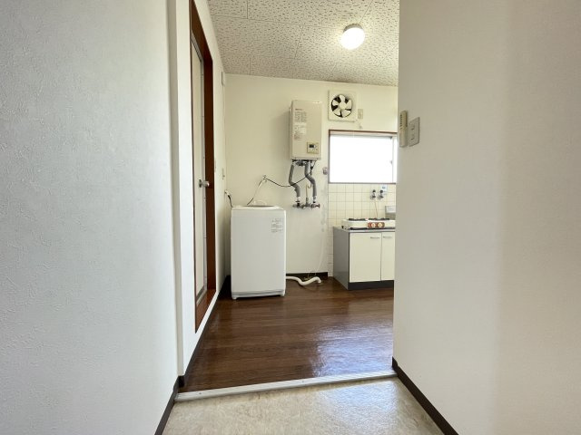 西宮市鳴尾町２丁目の賃貸マンションの玄関