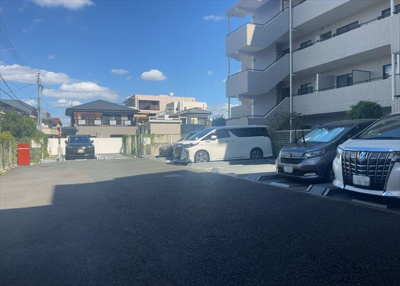 【駐車場】 | 西八王子パーク・ホームズ | 駐車場と明記されていても、最小スペースでつくられた駐車場だと大型車は駐車できなかったり、出入りしにくくなったりする可能性があります。お車のサイズと購入したい物件の駐車場のサイズを現地で確認しましょう。