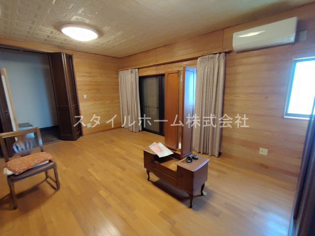 神野新田町クノ割貸家の内装