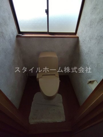 神野新田町クノ割貸家のトイレ