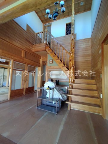 神野新田町クノ割貸家の玄関