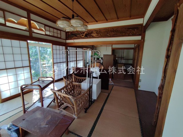 神野新田町クノ割貸家の居間・リビング