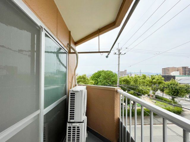 ファーストビルのバルコニー|現在入居中の為、違うお部屋の写真です。