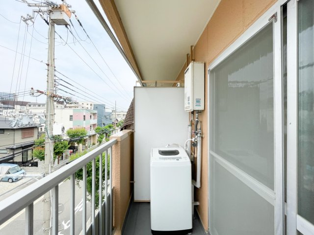 ファーストビルのバルコニー|現在入居中の為、違うお部屋の写真です。