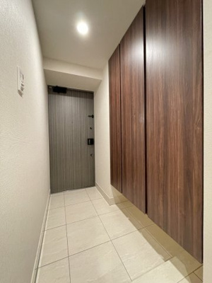 【玄関】 | オープンレジデンシア北綾瀬プレイス | 月額管理料無料！賃貸管理はアブレイズパートナーズにお任せを！