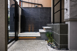 【エントランス】 | 宅配ボックス完備で不在時にも荷物が受け取れます
2024年9月21日撮影