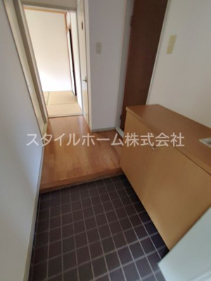 【玄関】 | サンハイムみどりB | 別部屋写真です。