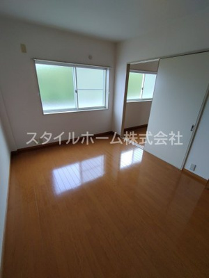 【居間・リビング】 | サンハイムみどりB | 別部屋写真です。