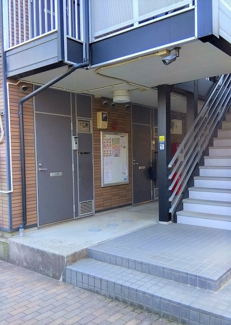 レオパレス沼南7の玄関|明るい玄関です