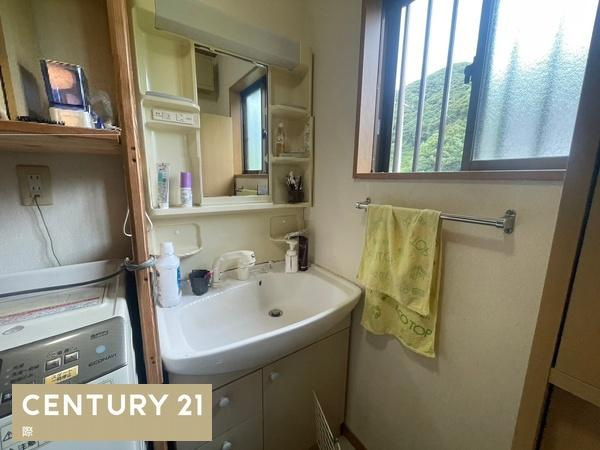 日高郡日高町大字原谷の中古一戸建の独立洗面台