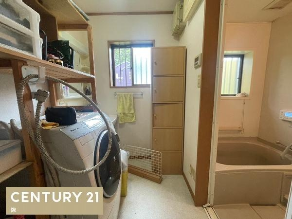 日高郡日高町大字原谷の中古一戸建の独立洗面台