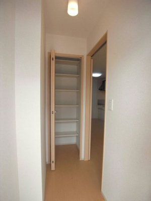 【玄関】 | ベル・アンジュⅡ | 明るい玄関です