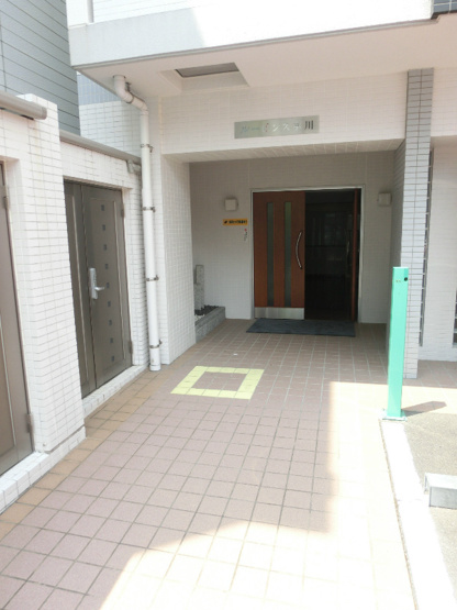 【エントランス】グレース本川