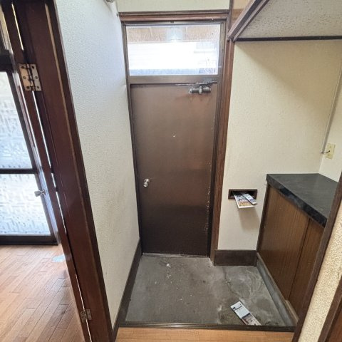 コーポエスポアールの玄関